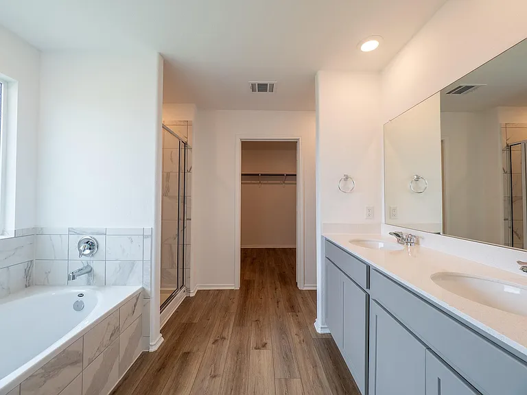 702 Silver Springs Bnd — Photo 17