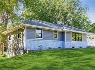 101 Independence St, Pella, IA 50219