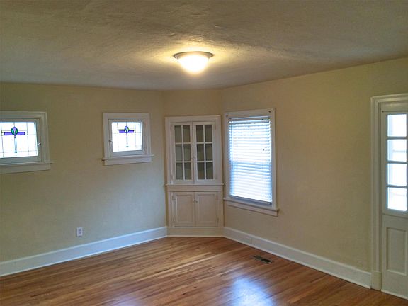 4th image of 9025 Saint Louis Ave
