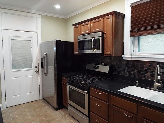 5th image of 8229 S Langley Ave #1
