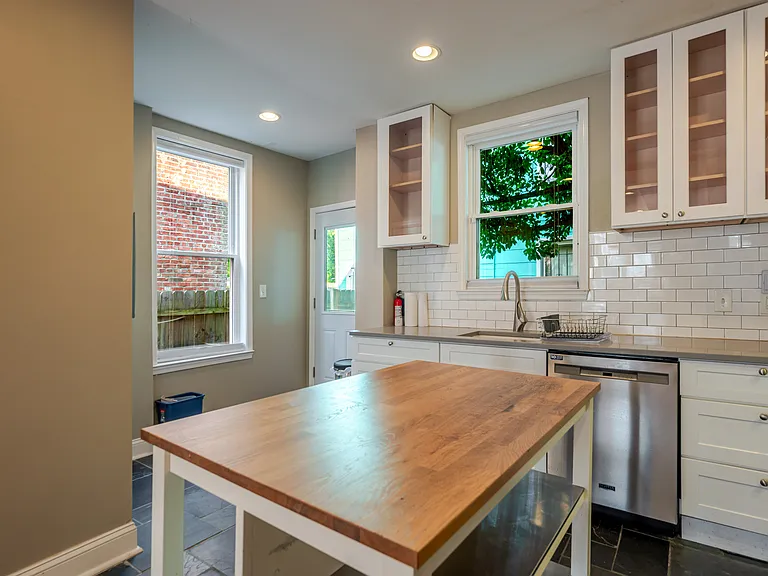 2103 13th St SE — Photo 9