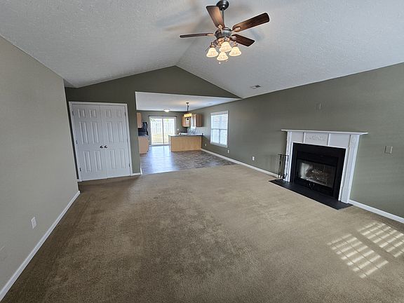 5th image of 333 Rose Bud Ln