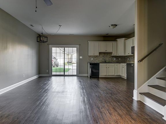 5th image of 325 Meridian St