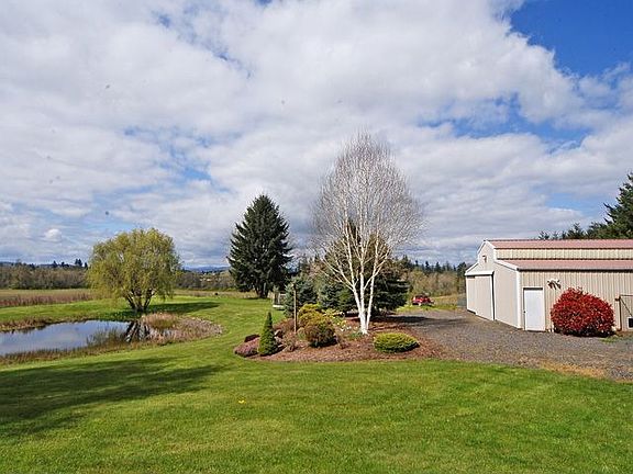 3rd image of 1205 NW Cavens Ln