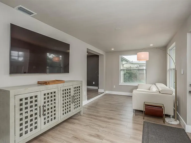 4036 Sunray Dr — Photo 5