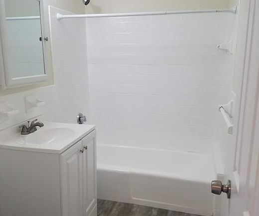 5th image of 55 Elmwood Park APT 2