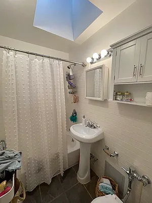 Rented by Weinstein Realty Group | media 9