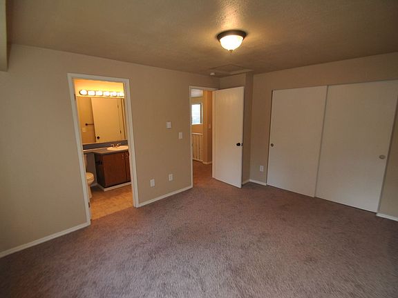 5th image of 12011 221st Avenue Ct E