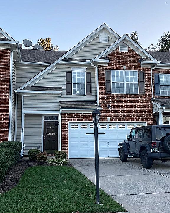 1st image of 815 Parkland Pl