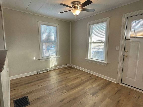 4th image of 270 W 2nd St #B