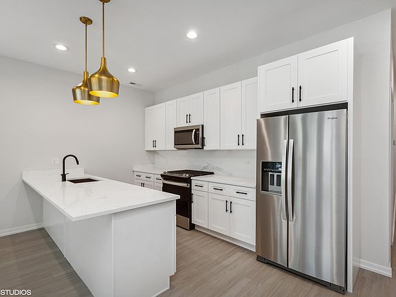 3rd image of 2707 W Washington Blvd #1