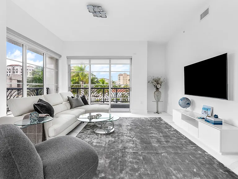 155 E Boca Raton Rd #303 — Photo 6