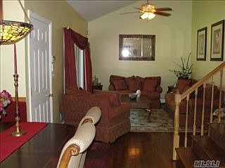 3rd image of 53 Holly Dr