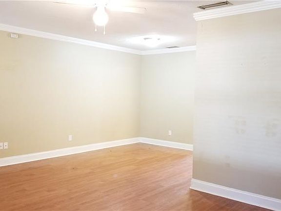 4th image of 7724 W Elm St