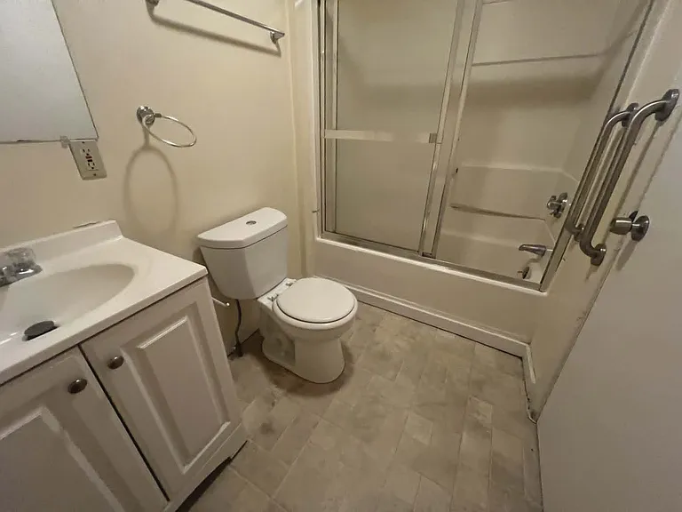 29 Canal St #3 — Photo 11