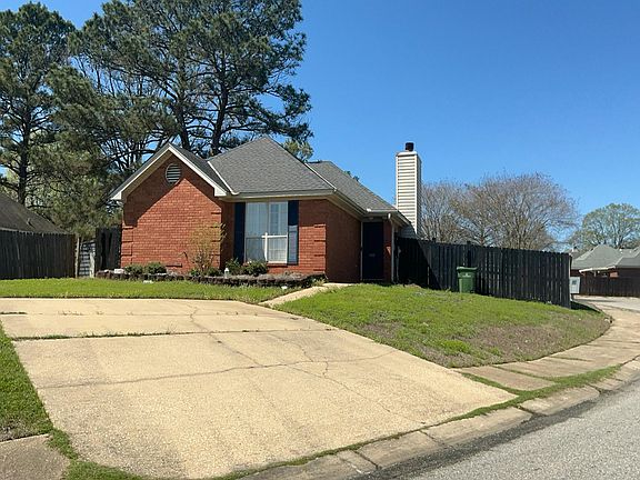 2nd image of 8400 English Oak Loop