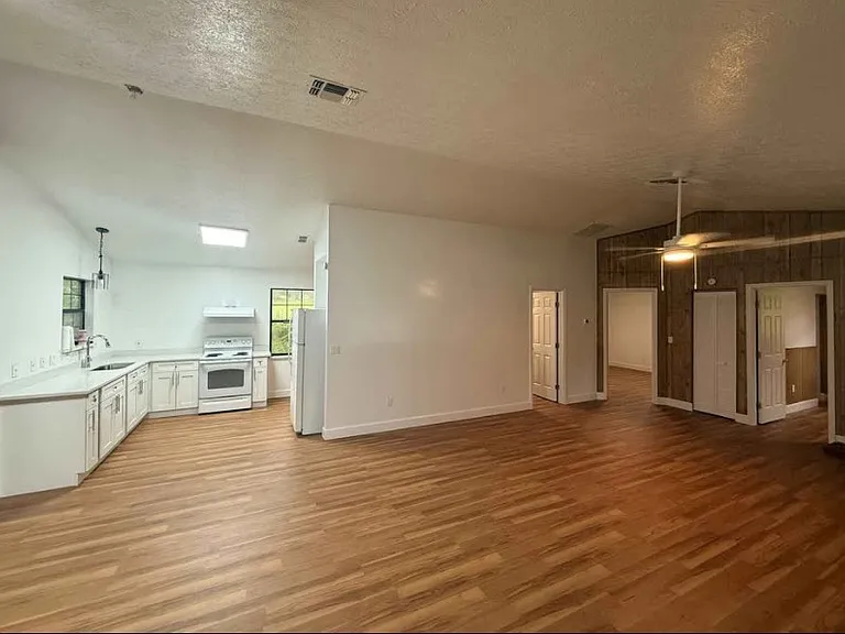 2230 Endsley Rd — Photo 11