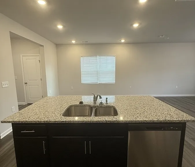 1051 Atterlee Ln — Photo 6