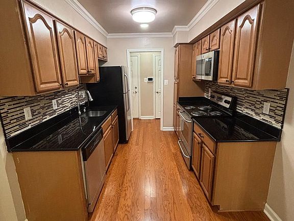 3rd image of 3330 Spring Ln APT D10