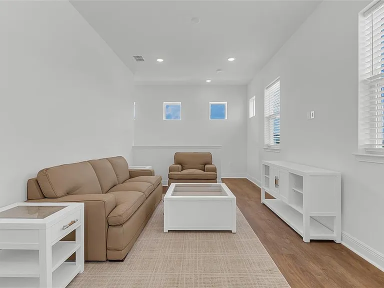 9687 Macbride Dr — Photo 5