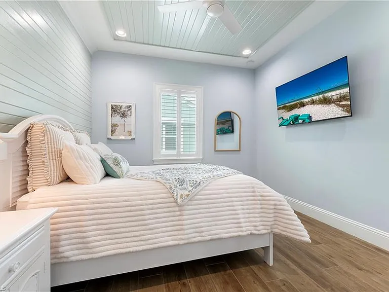 7270 Saona Ct — Photo 15