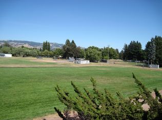 Spacious 3 Bed, 2 Bath, 1250 Square Foot Apartment with Air Conditioning., Rohnert Park, CA 94928