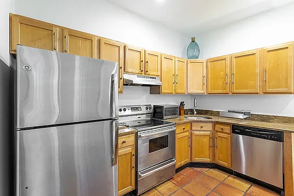 Rented by Bond New York | media 3