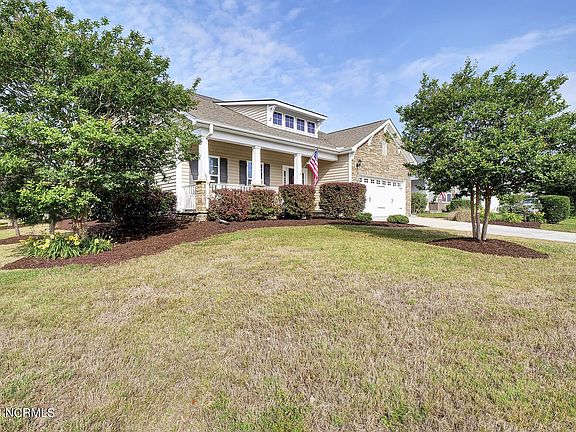 2nd image of 205 W Azalea Dr