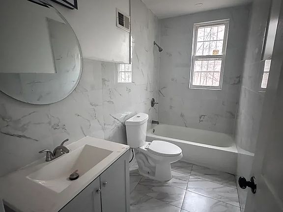 5th image of 133 Stevens Ave #6C