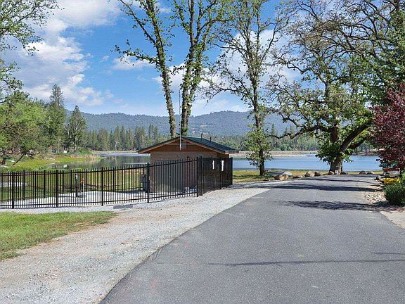 4th image of 20547 Lori Ln