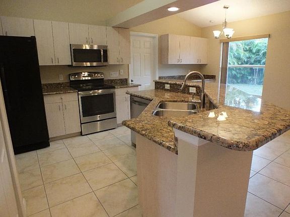2nd image of 1666 SW Caisor Ave