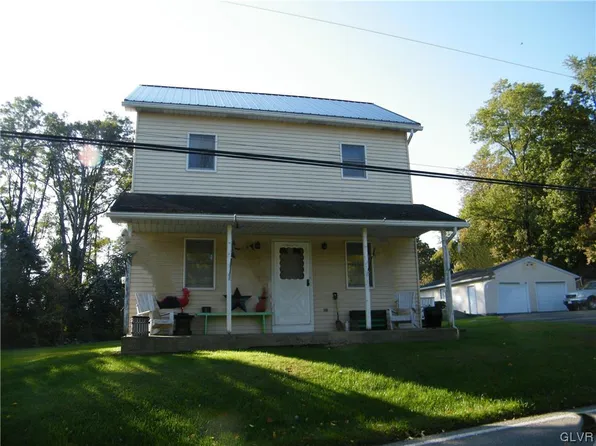 7070 Sweetwood Dr, Macungie, PA 18062