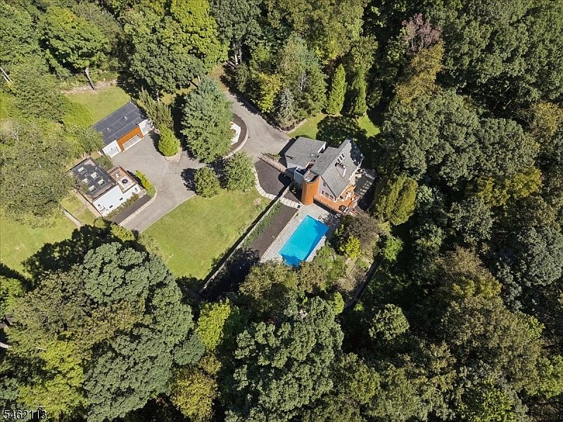 1st image of 29 Stephens Mill Rd