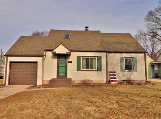 618 Loves Park Dr, Loves Park, IL 61111