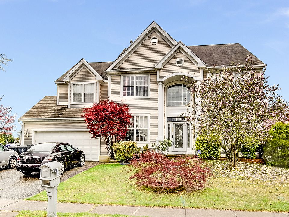 1st image of 2444 Forest Cir