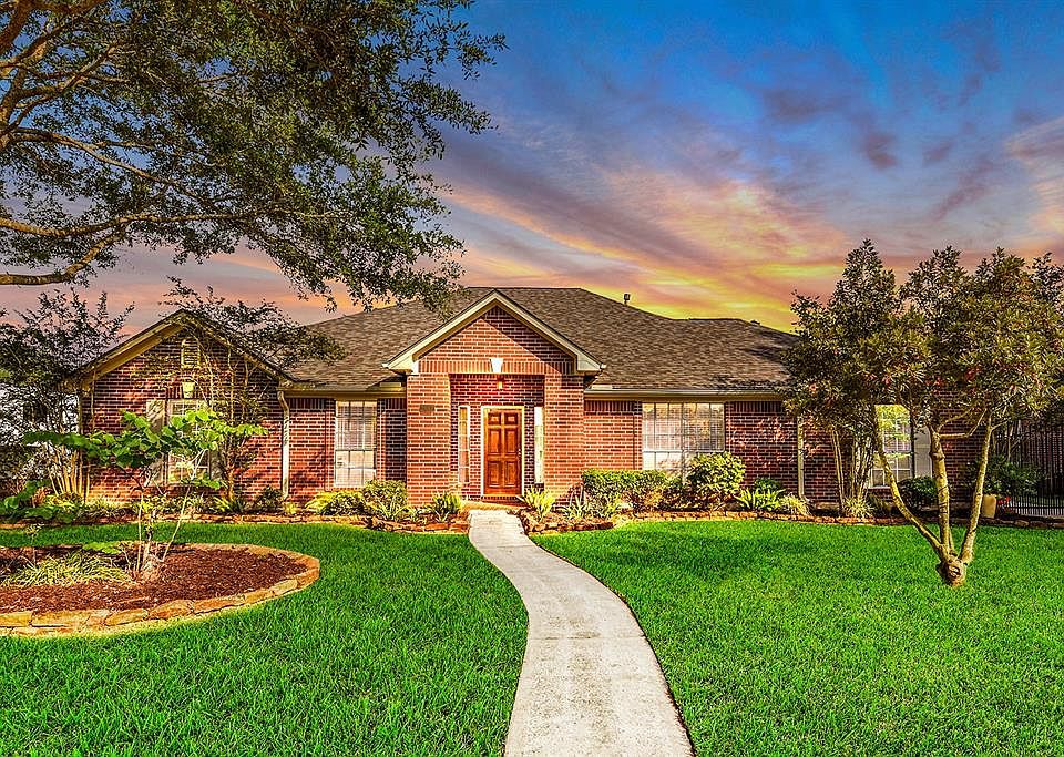 1st image of 2007 Plantation Dr