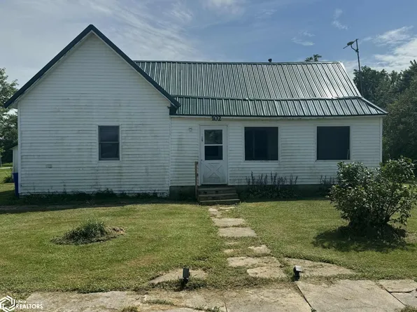 102 Race St, Cincinnati, IA 52549