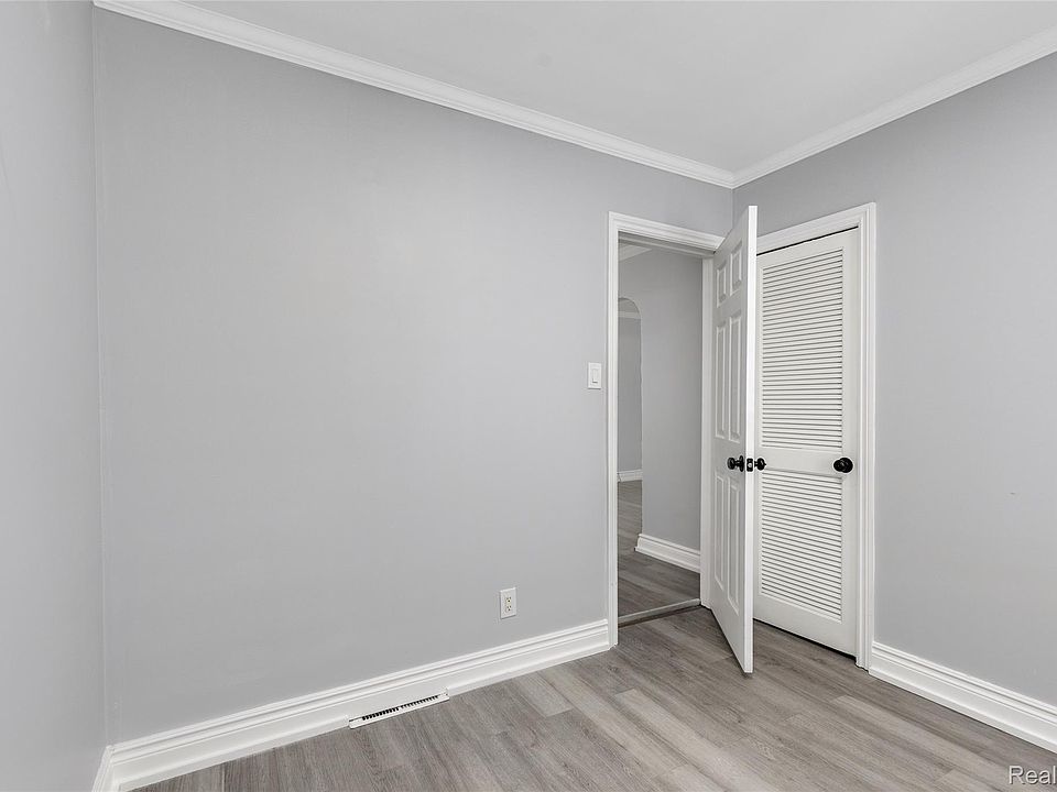 8287 Meadow Ave, photo 19