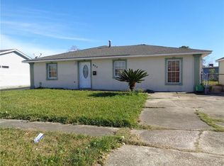 633 Hunterbrook Dr, Gretna, LA 70056