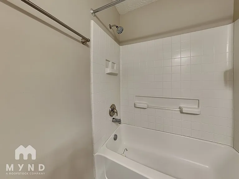 2838 Creekbend Dr — Photo 18