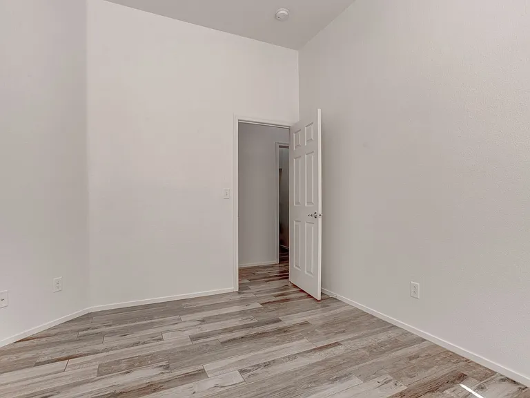 161 Greenwich Village Ave — Photo 20
