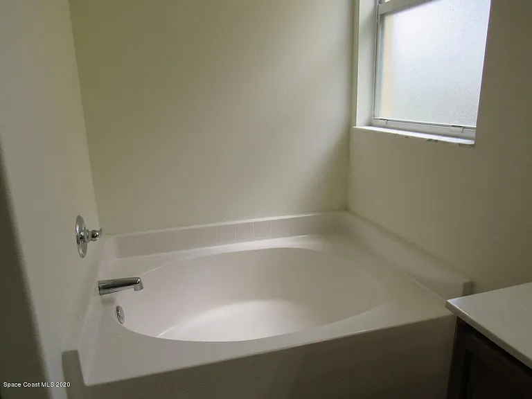1741 Bridgeport Cir — Photo 15