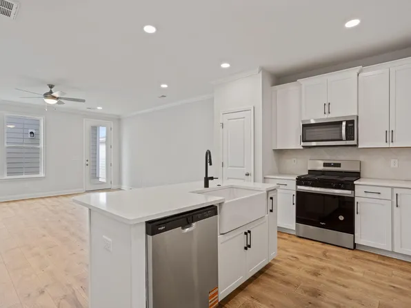 224 Lake Greenwood Blvd, Greenwood, SC 29649