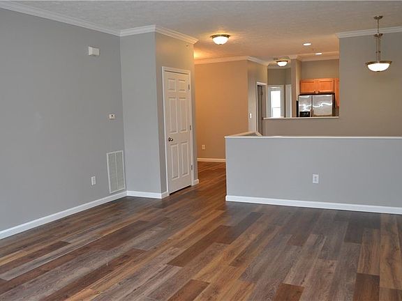 4th image of 1062 Reserve Way #1062