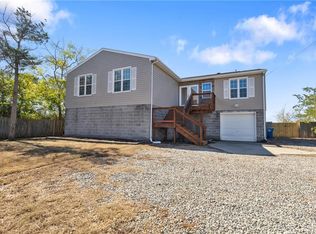 174 Messick Rd, Poquoson, VA 23662