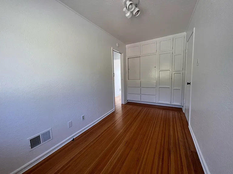Kenilworth Dr — Photo 12