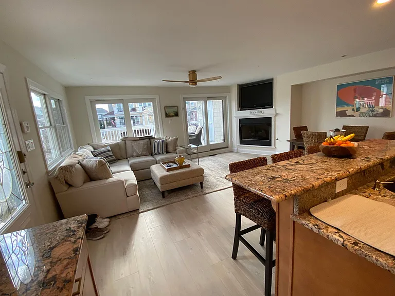 115 N Washington Ave #2 — Photo 4