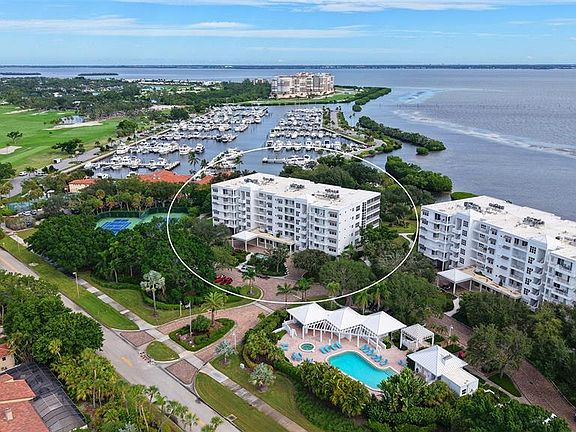 2nd image of 2550 HARBOURSIDE DRIVE #334