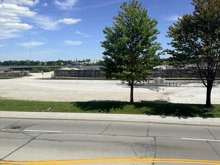 822 E River Dr #2 — Photo 15