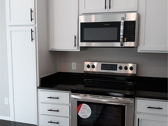 4th image of 220 Patriots Village Dr